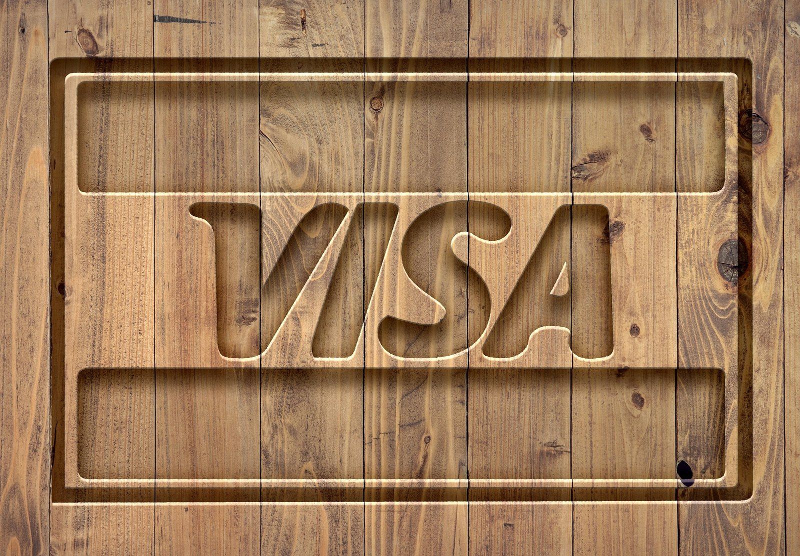 Logotipo de Visa grabado en madera
